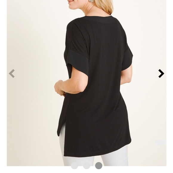 Chico’s Size 0 (U.S. size small) black short sleeve flowy v-neck‎ knit top EUC - Picture 2 of 9